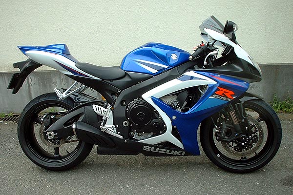 SUZUKI GSX-R750 K7