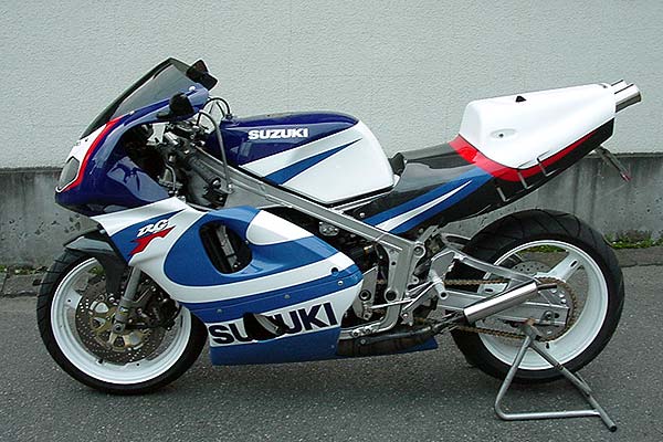 SUZUKI RG500ガンマ